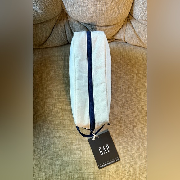 Gap Canvas Mini Zipper Bag - Picture 6 of 8